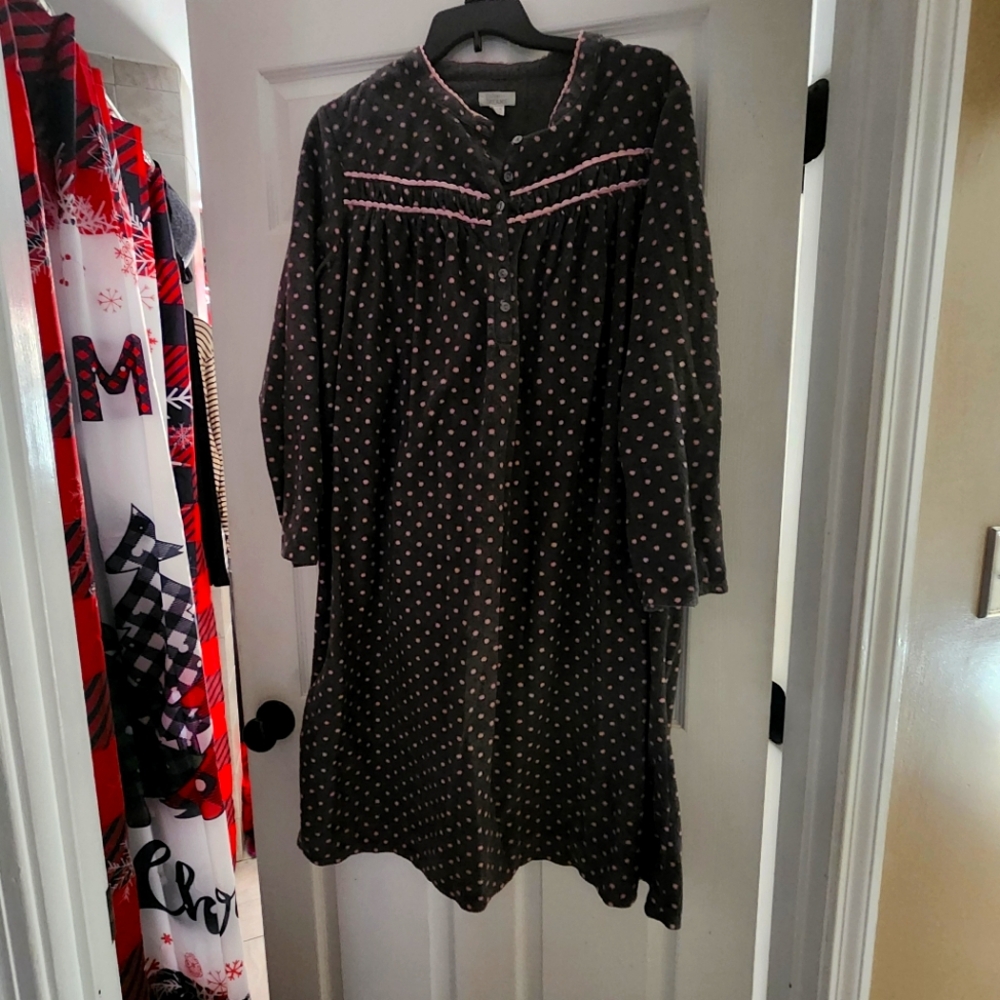 Fleece night gown